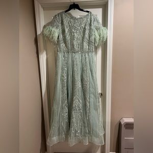 Beautiful royal dream fashion size 22 aqua mint dress w/feathers on the sleeves
